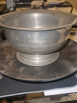 Collectible cup from America like new, tin alloy