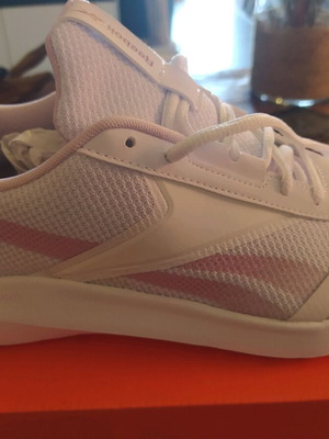 Reebok αθλητικά παπούτσια καινούργια, μέγεθος 41, άσπρα