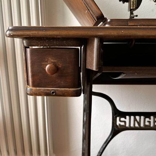 Singer sewing machine used, collectible antique with original cast iron base