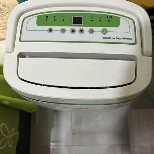 Dehumidifier 12L with HEPA filter and replacement, quiet, like new
