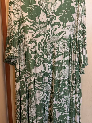 Parabita midi dress floral green and white like new, size M (EU 46)