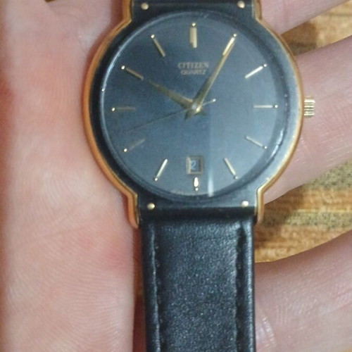 Citizen Quartz vintage wristwatch used, black and gold tone