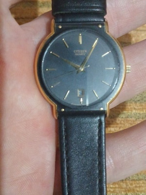 Citizen Quartz vintage wristwatch used, black and gold tone