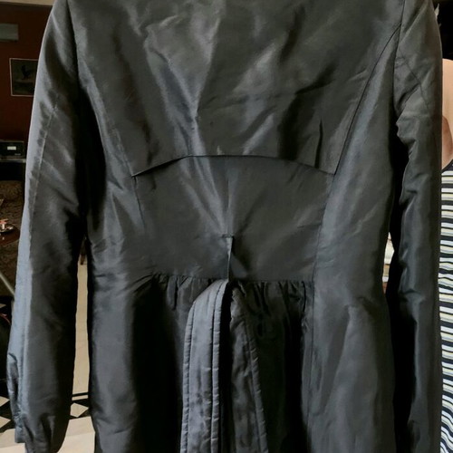 Elegant evening coat by the brand Pinko, made of silk with embroidered buttons, very impressive