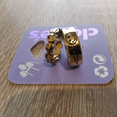 Claire's children's rings gold color with smiley design new