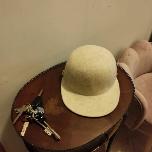 Women's equestrian hat like new, wool, beige, size 58