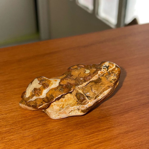 Jasper with quartz vein new, impressive natural piece