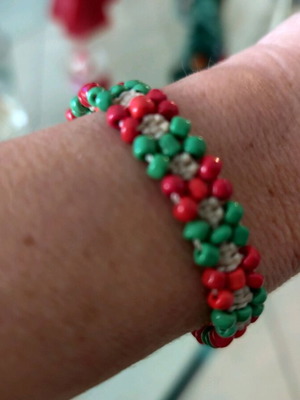 Bracelet like new with red and green beads