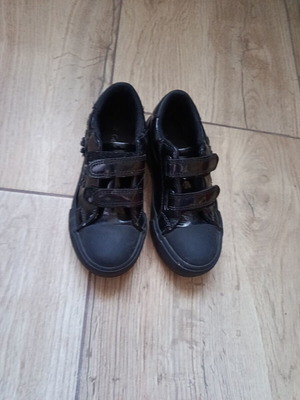 Rubber sneakers size 29 for girls like new, black