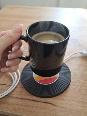 Mustard Hot Tracks USB Mug Warmer like new, retro vinyl design