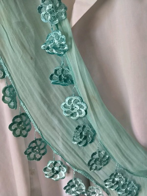 Специален тюркоазен шал употребяван с несъвършенства