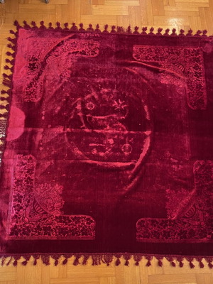Vintage velvet tablecloth used, 1.70 x 1.60m, burgundy with embossed designs and fringes