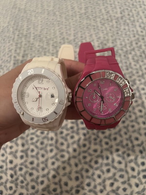 Wristwatches like new, set of 2, white and pink