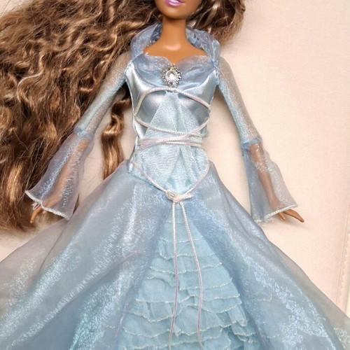 Mattel Barbie Magic of Pegasus Rayla Cloud Queen 2005 vintage doll