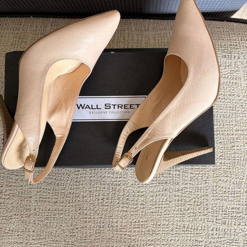 Wall Street beige pumps size 39 new with adjustable slingback