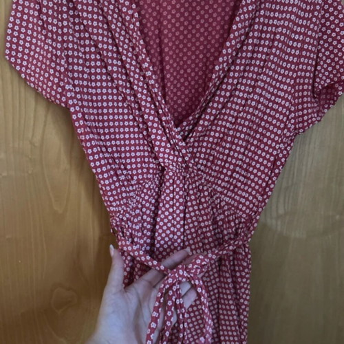 Mini dress with sleeves and belt, like new, white and red