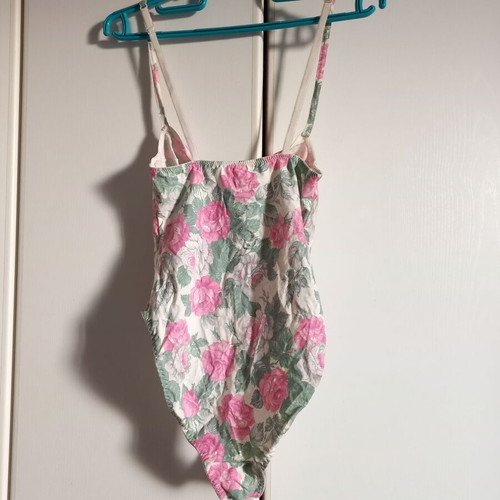 One-piece bodysuit new with roses, size S