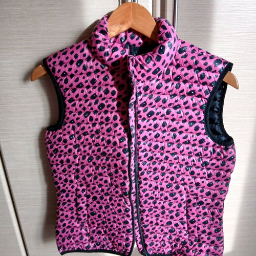 Benetton sleeveless vest new, Small, black and pink