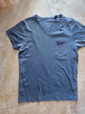 O'Neill T-shirt like new, blue, size L
