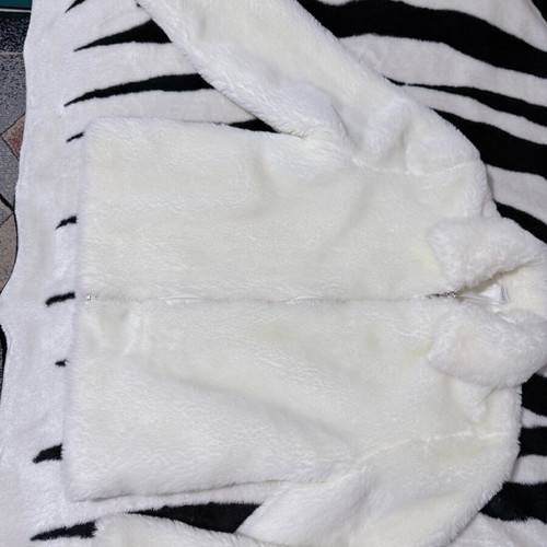 White women's fur coat like new, size 38-40