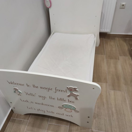 Baby cot convertible to preteen bed, like new, with Greco Strom mattress