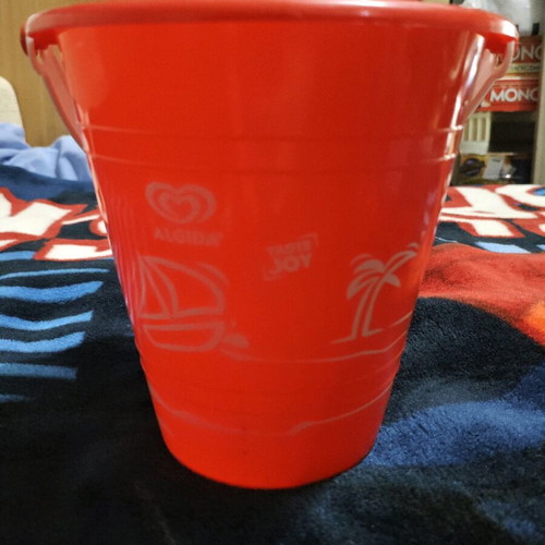 Algida promotional beach bucket like new with shovel