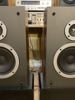 Wharfedale W-10 vintage 2-way speakers, made in England