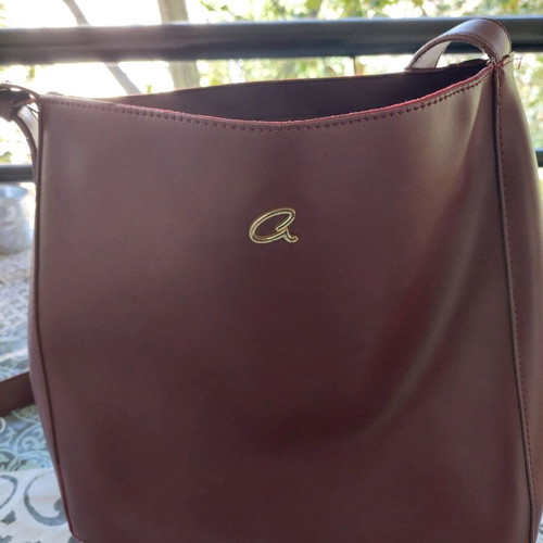 Axel crossbody bag red large with gold details like new
