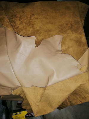 Δέρματα μοσχαρίσια καινούργια, 4 ολόκληρα τεμάχια, μπεζ