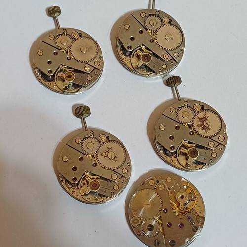 Mechanical wristwatch movements like new, set of 5