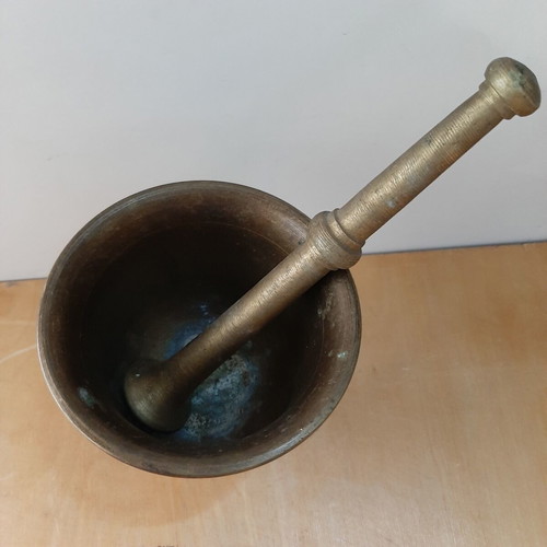 Bronze mortar and pestle used with patina