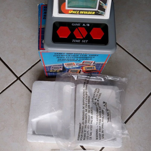Old LCD Space Invader boxed new, fully functional