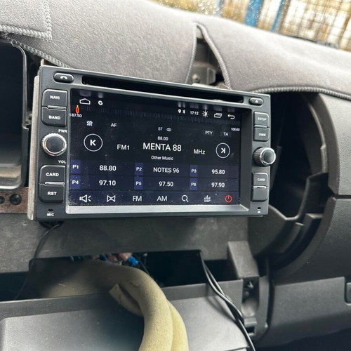 LM Digital 7" Android Screen like new with GPS, YouTube, Bluetooth, rear camera