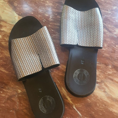 A.L.E. sandals size 40 like new, black and silver