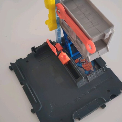 Hot Wheels parking used