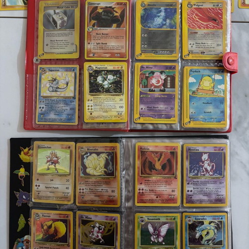 Mega Vintage Pokemon Pack new, 900 cards with albums and deck box