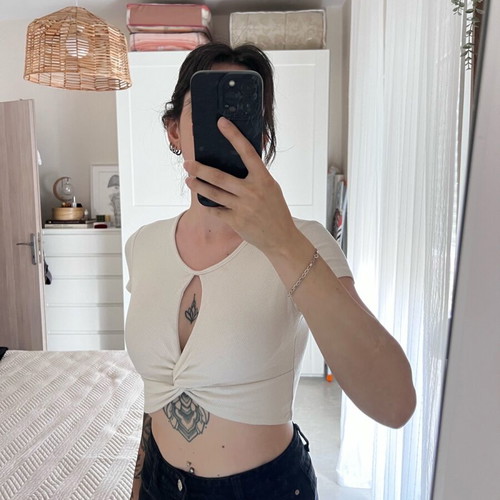 Crop top Marmalady λευκό σαν καινούργιο με ανοίγματα και επένδυση στήθους