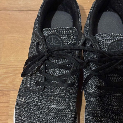 Men's athletic shoes used, gray with black laces, size 45