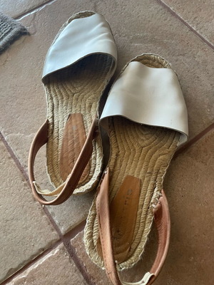 Tamaris espadrilles like new, size 40, white and brown