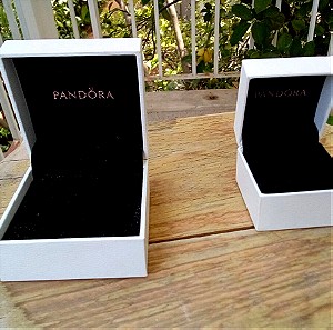 Δύο κουτιά άδεια Pandora