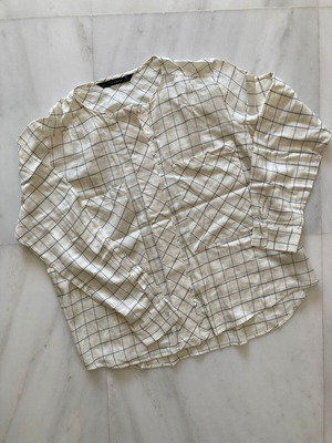 Zara blouse with plaid pattern in black and white, like new, size L