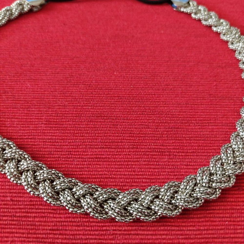 Metal hair clip like new with braid design