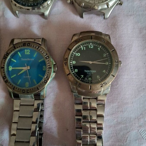 Men's wristwatches used with 5 bracelets and one gift