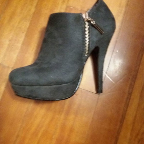 Gray ankle boots size 35 like new