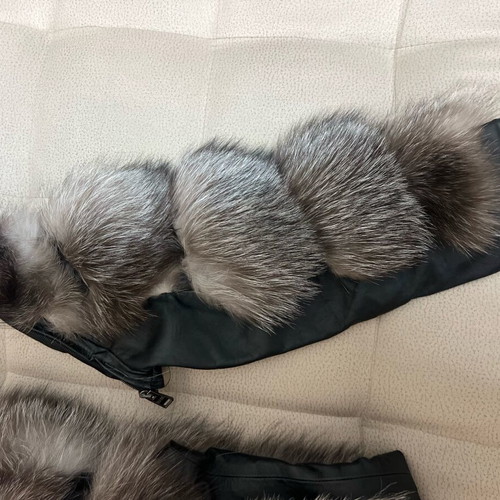 Women's Silver Fox Fur Jacket new with removable sleeves