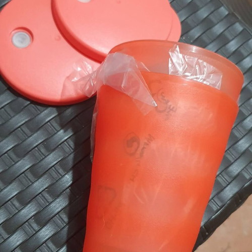 Tupperware Expresion Cups new with lid and silicone straw hole