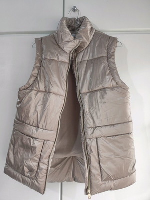 Mayoral sleeveless jacket gold like new, size 158 cm