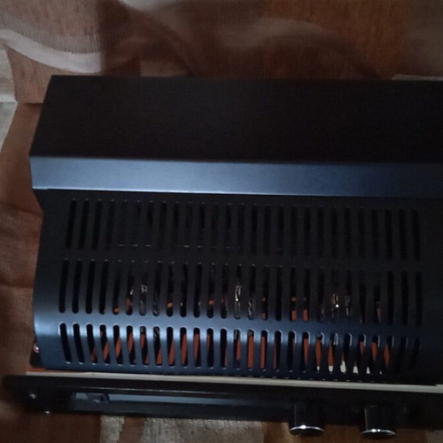 Dynavox TPR 1 preamplifier and VR70E-2 amplifier set like new