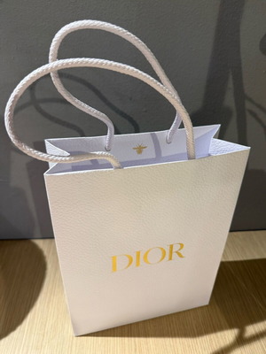 DIOR τσάντα χάρτινη