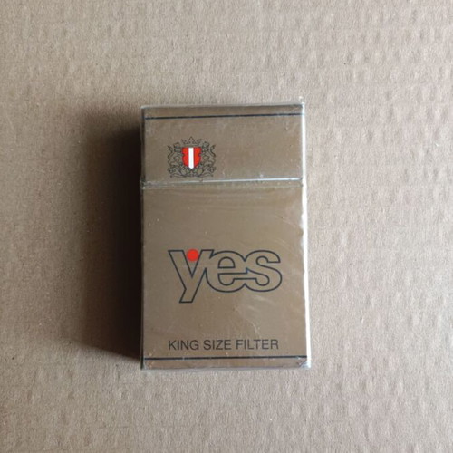 Yes vintage cigarette pack like new, sealed